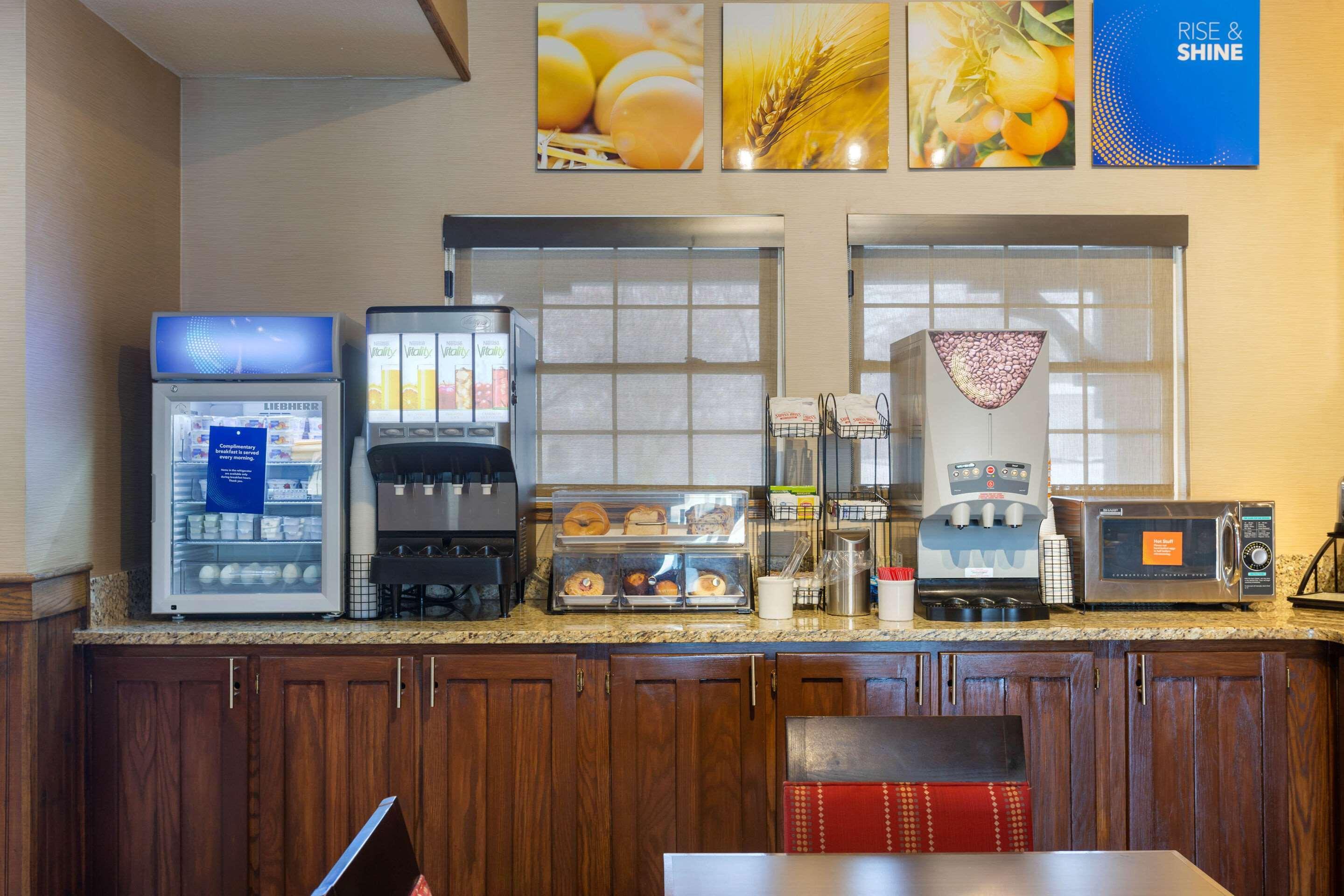 Comfort Inn Marshall Station Kültér fotó
