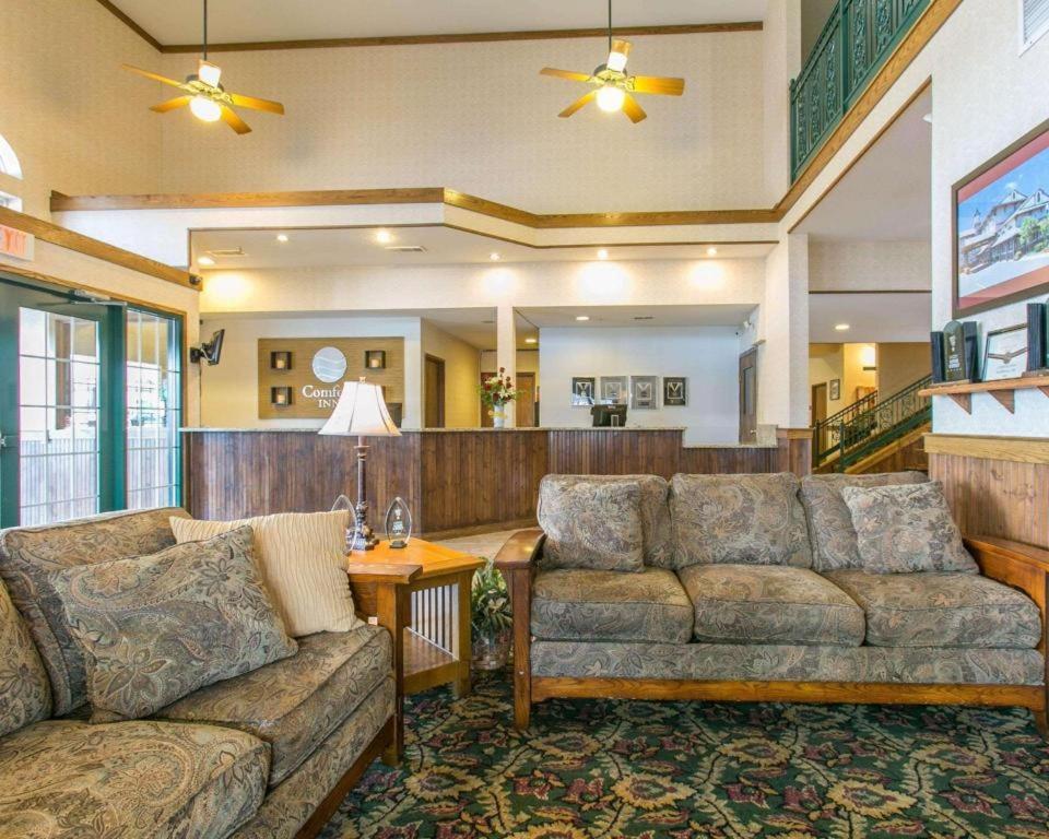 Comfort Inn Marshall Station Kültér fotó